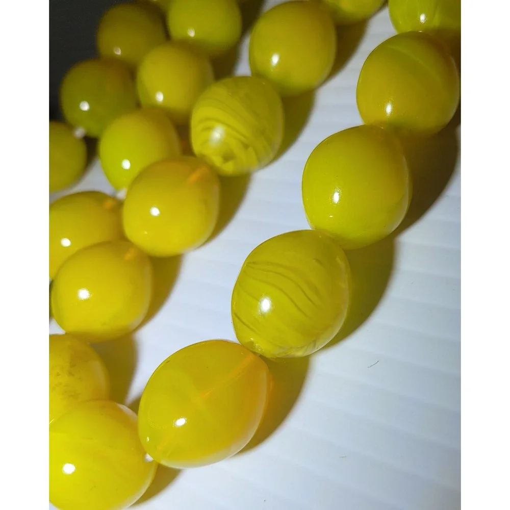 Vintage Yellow Egg Shaped Oval Venetian Glass 1